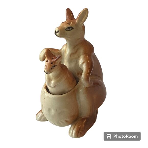 Kangaroo and Joey Salt and Pepper Shakers 3 in Kitchy Grannycore Complete - Picture 4 of 11